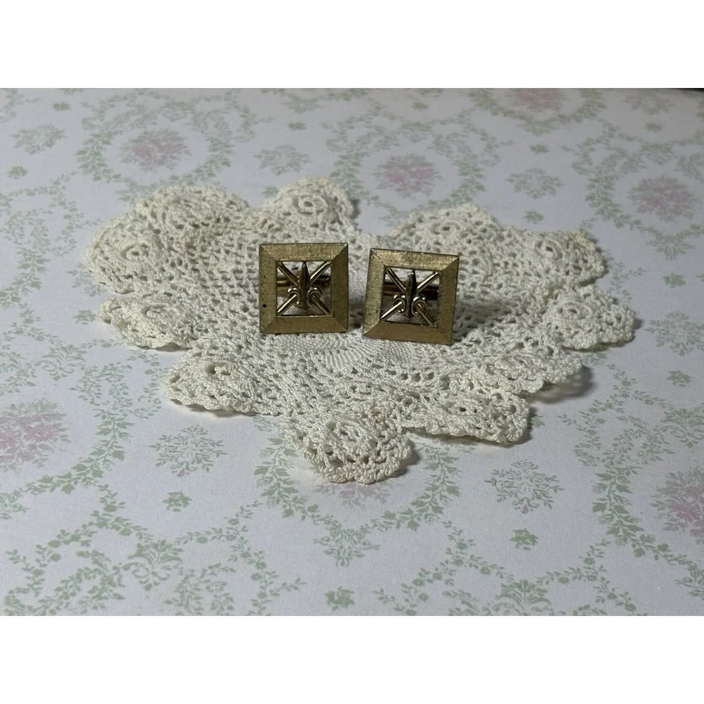 Vintage Swank Gold Tone‎ Square Cufflinks Fleur De Lis Geometric Mid Century